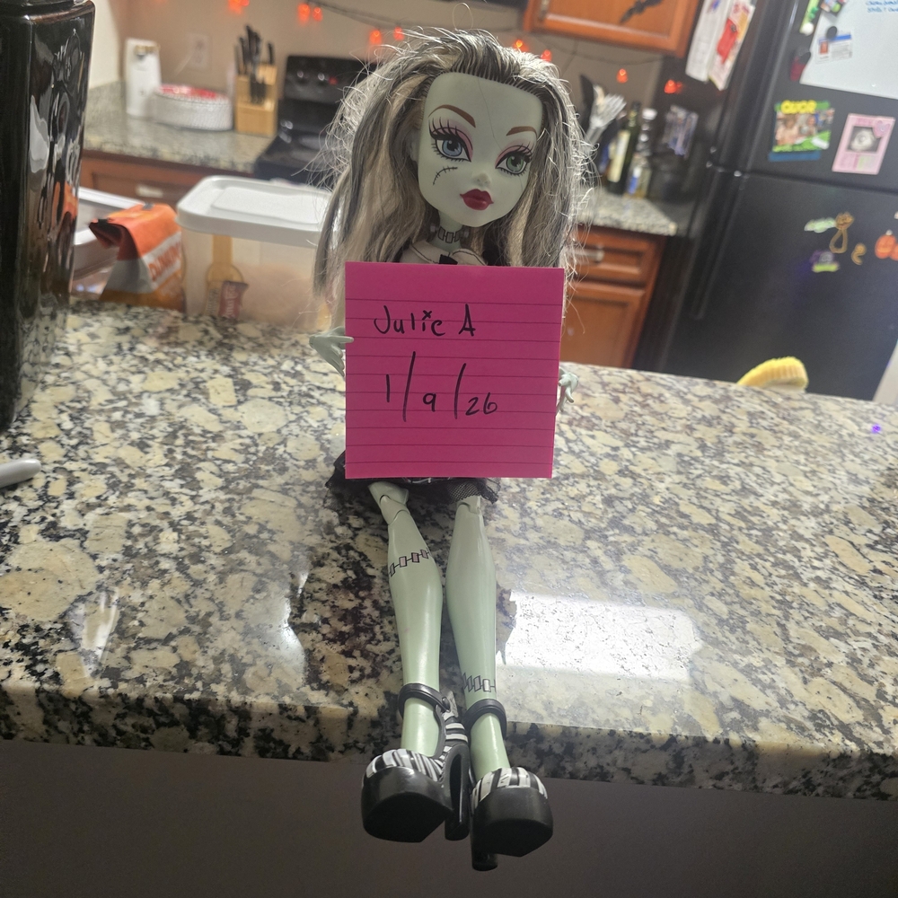 Frightfully Tall Frankie - Picture 5 of 9